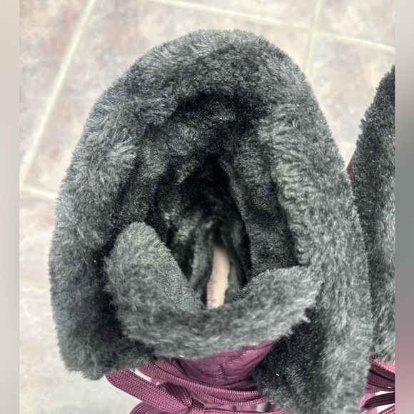 Columbia Women's Quilted Winter Boots - Picture 7 of 9